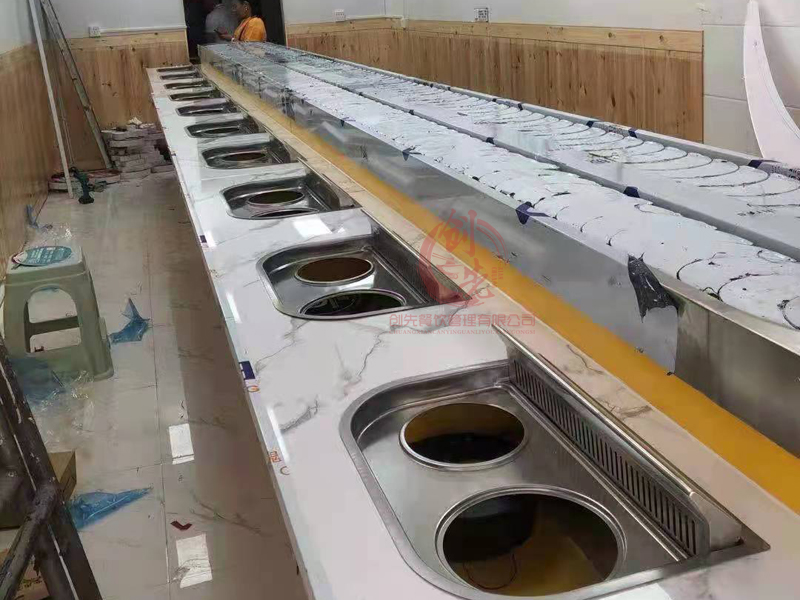 贵州省贵阳市花溪区十字街民主路 无烟涮烤一体香蕉污视频