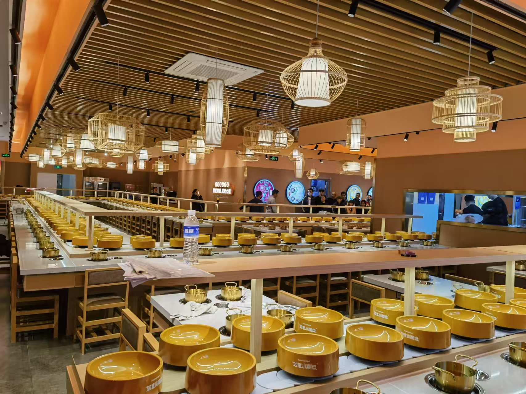 室内旋转小火锅香蕉污视频