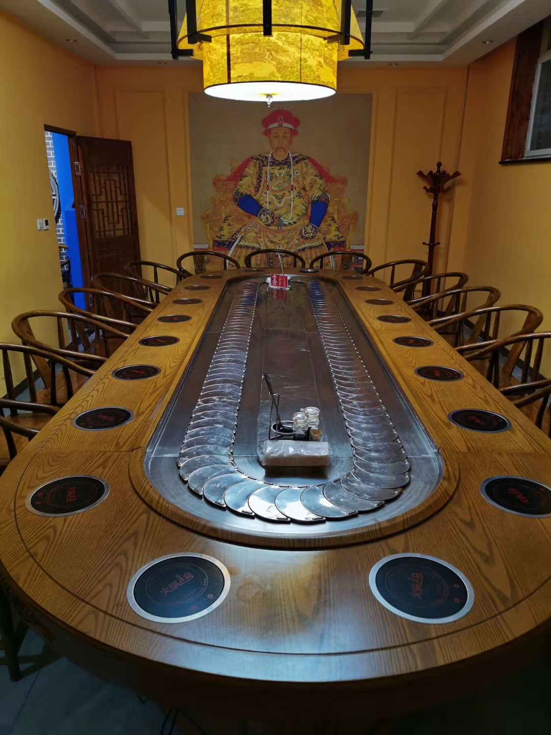 中餐桌火锅香蕉污视频